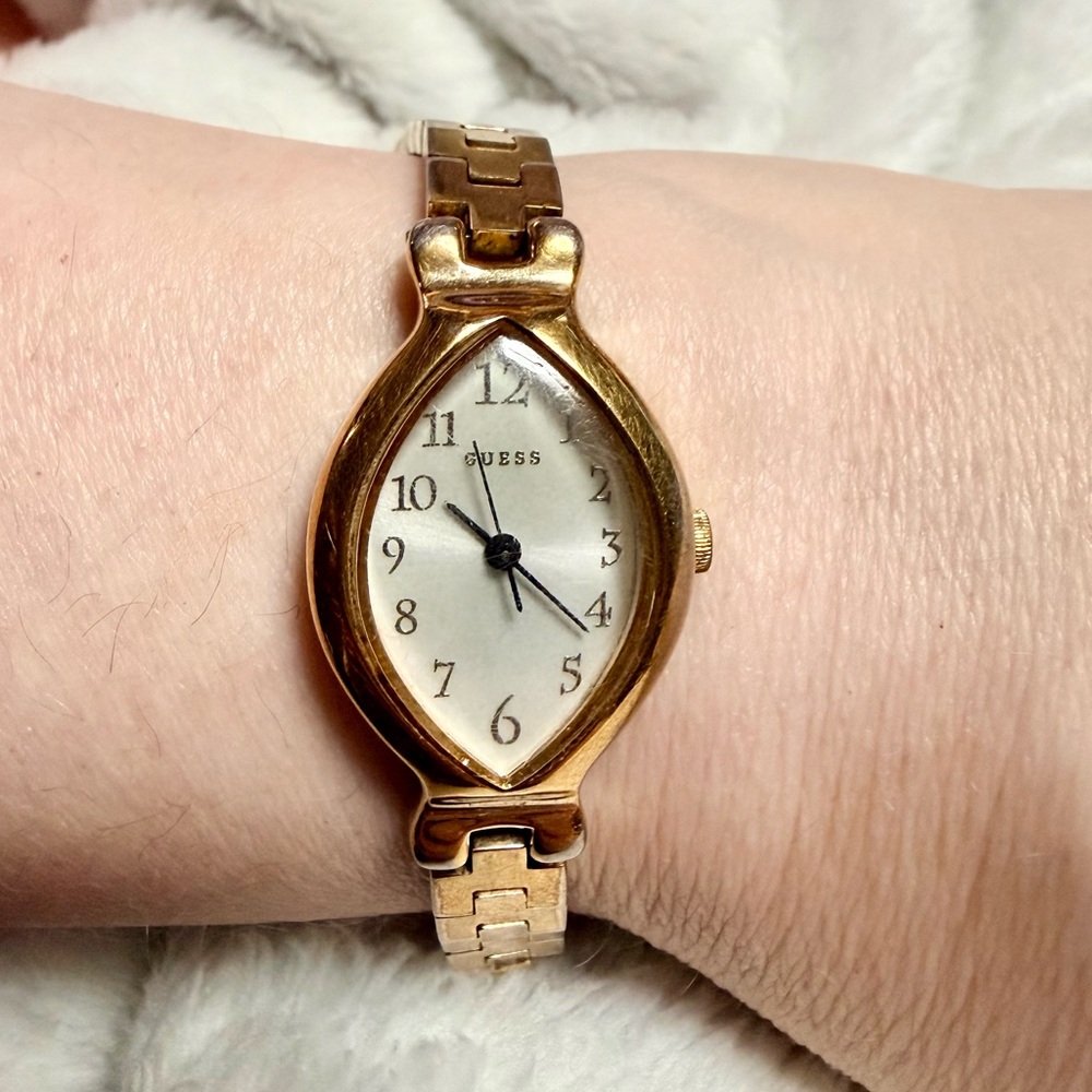Guess Pointed Oval  Gold  Bracelet Watch • Japan Movement • Vintage Style